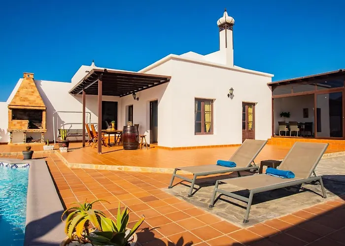 Eslanzarote Acoruma House, Super Wifi, Heated Pool