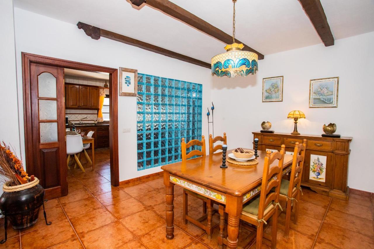 Eslanzarote Acoruma House, Super Wifi, Heated Pool Villa Güime