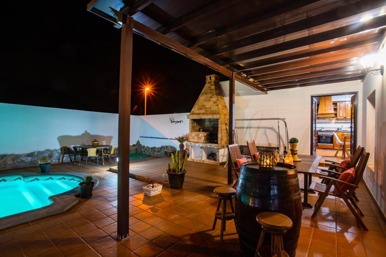 Eslanzarote Acoruma House, Super Wifi, Heated Pool Vil·la