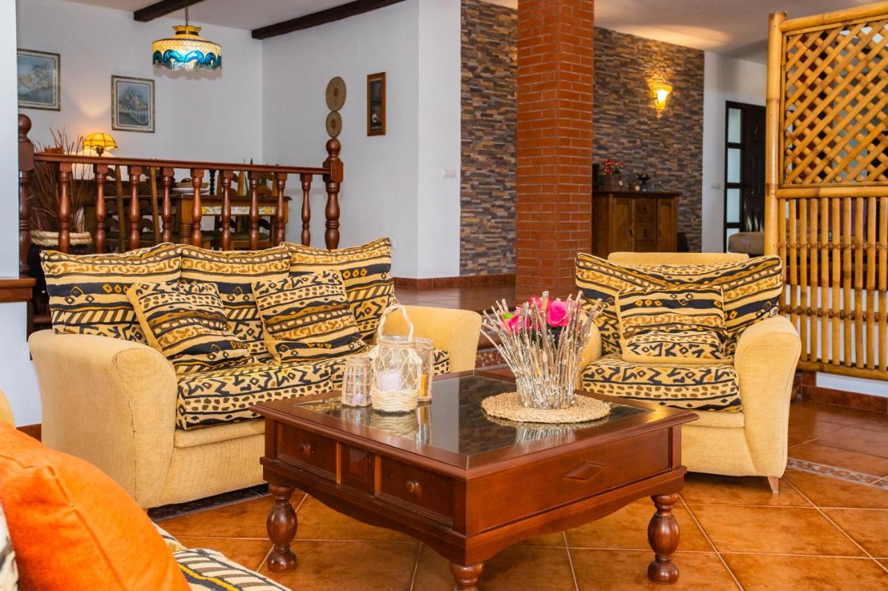 Eslanzarote Acoruma House, Super Wifi, Heated Pool Vil·la *