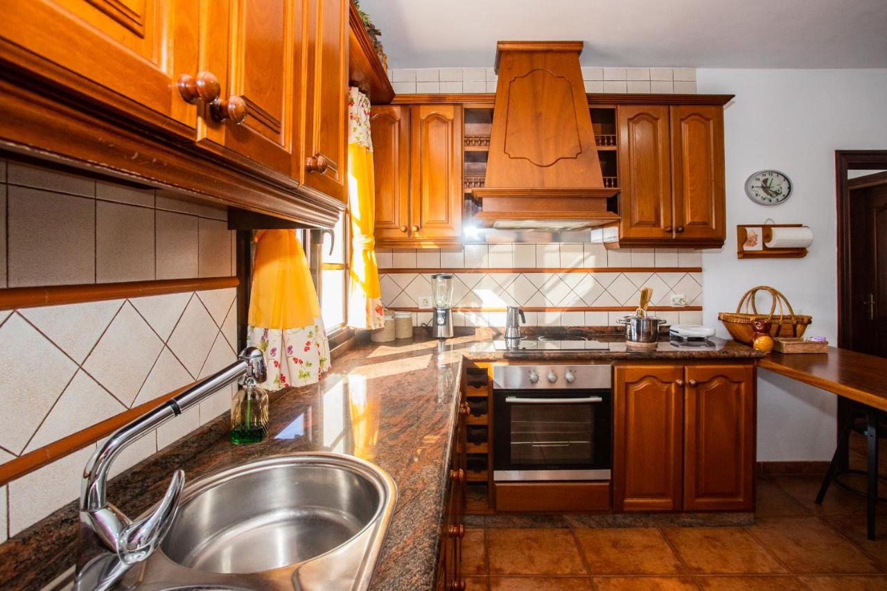 Vil·la Eslanzarote Acoruma House, Super Wifi, Heated Pool